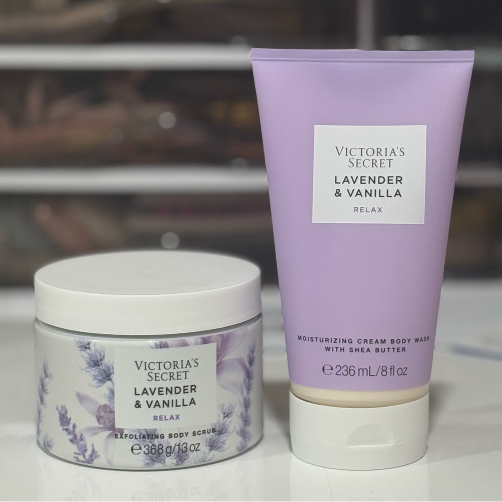 Victoria’s Secret Relaxing Lavender & Vanilla Body Bundle
Set